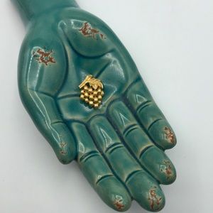 Trifari Vintage Grape Leaf Gold Toned Pin Brooch